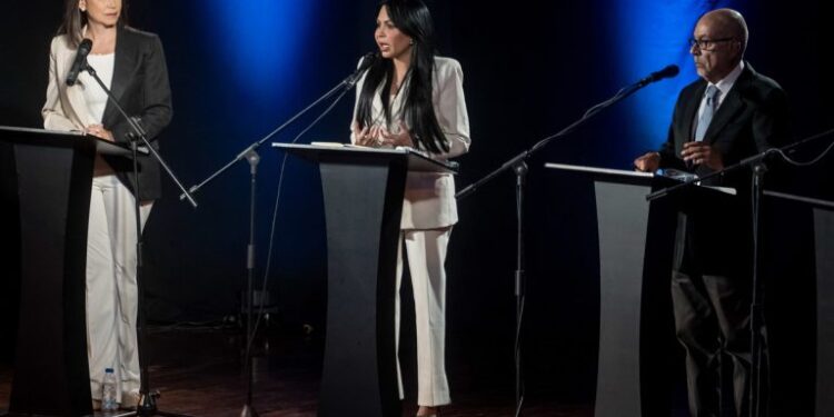 Una eventual sucesión de la candidatura presidencial divide a aspirantes a primarias