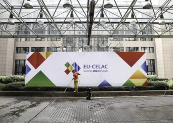 Delcy Rodríguez arribó a Bruselas para participar en la cumbre UE-Celac