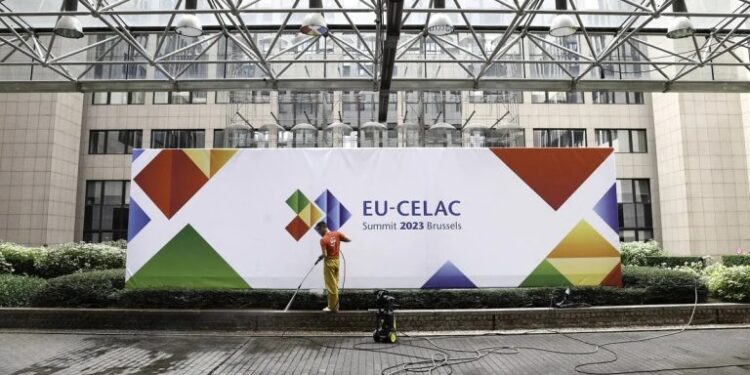Delcy Rodríguez arribó a Bruselas para participar en la cumbre UE-Celac