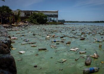 Maduro anunció un plan especial para descontaminar el Lago de Maracaibo