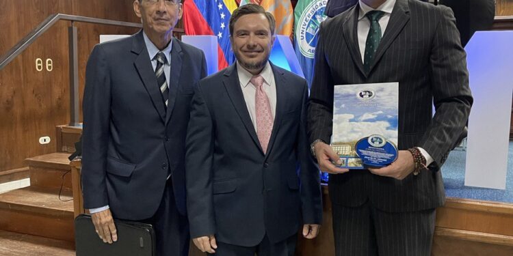 Universidad Arturo Michelena firmó convenio con el Colegio de Abogados de Carabobo