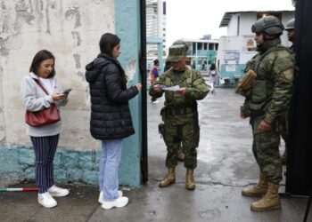 Abren los centros de votación en Ecuador para elecciones generales