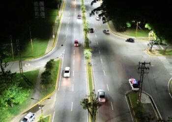 Alcalde Fuenmayor supervisó trabajos de iluminación en la parroquia San José de Valencia