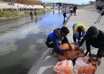 Rescatan en el río Bravo a dos bebés y sus madres venezolanas