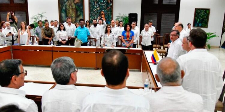 Delegación del ELN llega a Caracas para cuarto ciclo de diálogo con el Gobierno colombiano