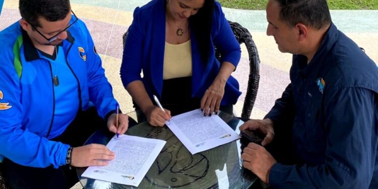 Suscrita alianza entre CNP Carabobo y Club Isla La Cumaca para recreación de periodista y familiares