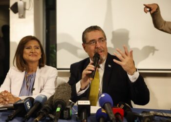 La justicia investiga su partido: Bernardo Arévalo, nuevo presidente de Guatemala