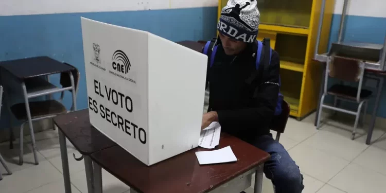Consejo Nacional Electoral del Ecuador reporta “absoluta normalidad” en primeras horas del proceso