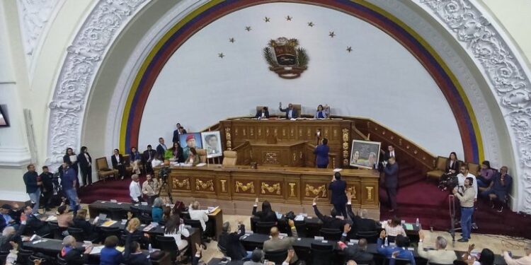 Asamblea Nacional se declara en sesión permanente hasta nombrar a nuevos rectores del CNE