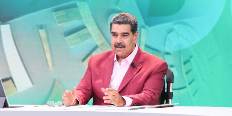 Maduro ordena reestructurar los medios públicos «para ponerlos al servicio de las mayorías»