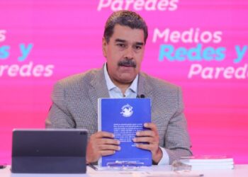 Maduro llama a la oposición a «colgar los guantes y dar paso a nuevos líderes»