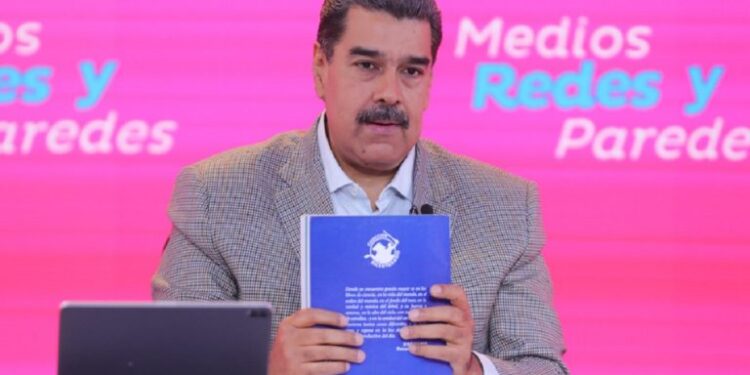 Maduro llama a la oposición a «colgar los guantes y dar paso a nuevos líderes»