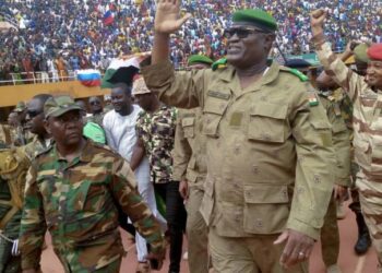 Militares de Burkina Faso, Malí y Níger se reúnen para coordinar su defensa ante la CEDEAO