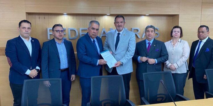 Diputados de la Comisión de Diálogo del Parlamento se reunieron con nueva directiva de Fedecámaras