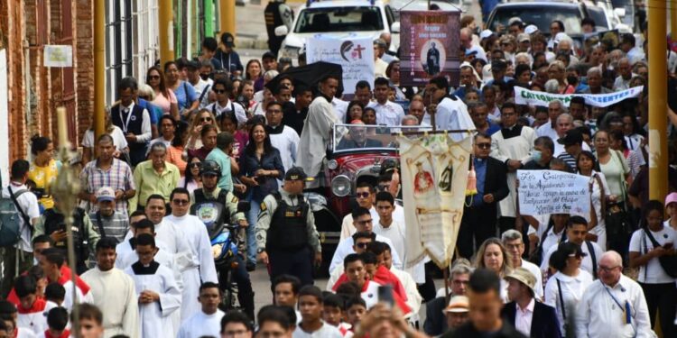 Iglesia en Valencia realizó la inhumación de los restos mortales de monseñor Salvador Montes de Oca