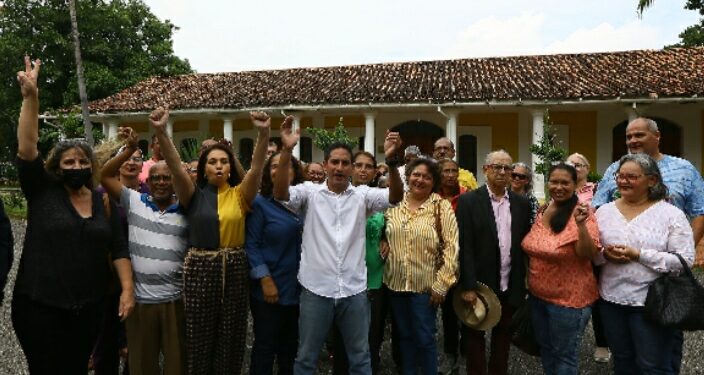 Profesores universitarios llaman a participar en procesos electorales dentro de la UC