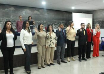 Juramentada primera Comisión Permanente de Administración de Condominios