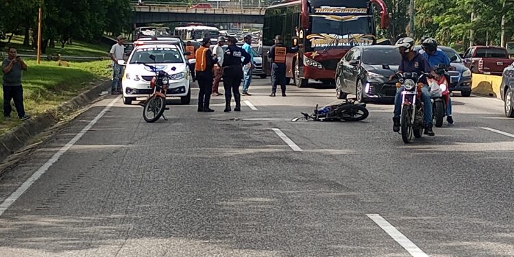Nuevo accidente vial en la Autopista del Este: causante del hecho se dió a la fuga