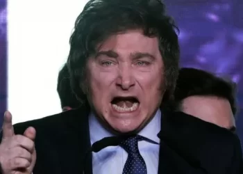 Javier Milei el candidato de ultraderecha se alzó en las primarias de Argentina