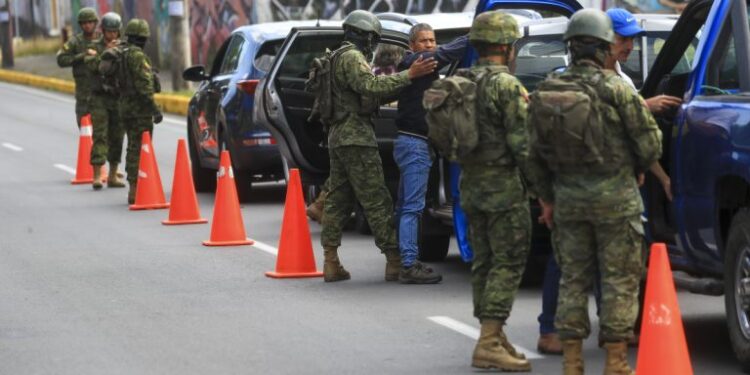 Más de 100 mil funcionarios integrarán operativo de seguridad de las elecciones en Ecuador