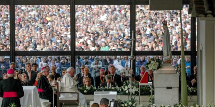 El papa reitera «la tolerancia cero» ante la «tremenda peste» de los abusos en la Iglesia
