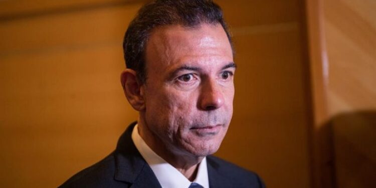 Roberto Enríquez propone cerrar el Banco Central de Venezuela