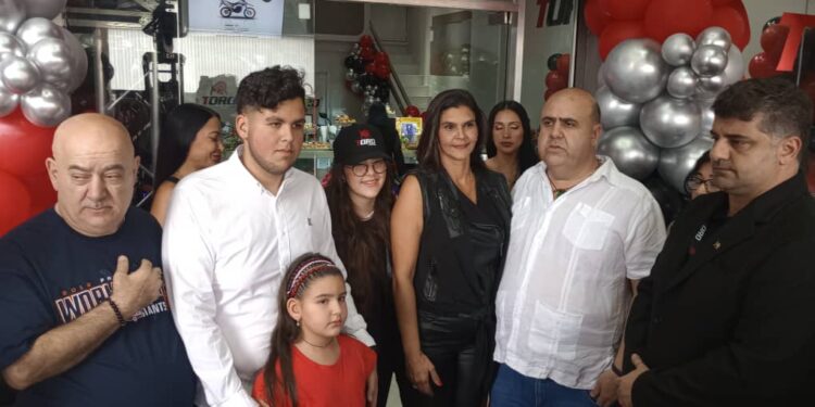 Abren el primer concesionario de Toro Motorcycles en la Av. Aránzazu en Valencia: la empresa estima abrir al menos 50 a escala nacional