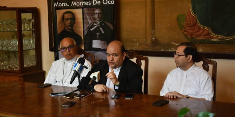 Arquidiócesis de Valencia lista para realizar traslado y Santa Misa de los restos mortales de monseñor Montes de Oca
