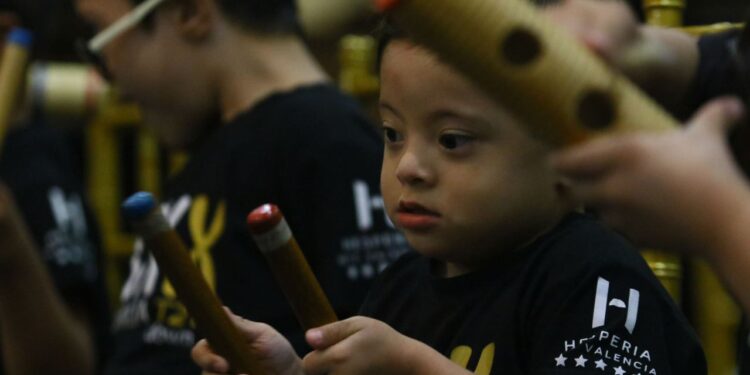 Niños con Síndrome de Down participan en programa de formación musical de la Sinfónica de Carabobo