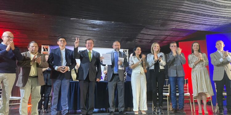 Candidatos a la Primaria firmaron documento del Programa Mínimo de Gobierno en Unidad y por el cambio del país