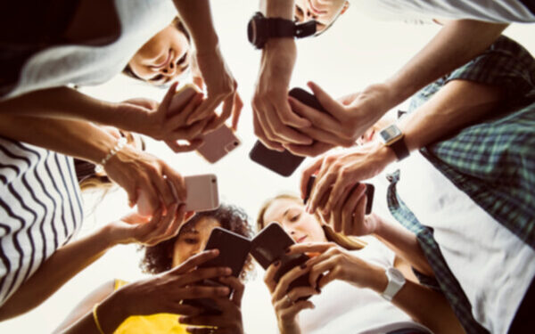 Opinión C. Elena Castillo: El uso responsable de las RR SS evitará efectos negativos en el bienestar psicológico