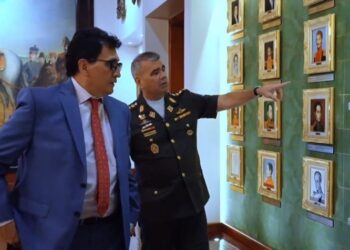 Padrino López expresa la voluntad de avanzar en la relación con Colombia