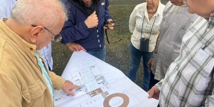 Directivos de la Academia de Historia conocieron el proyecto que se ejecuta en la Quinta La Isabela
