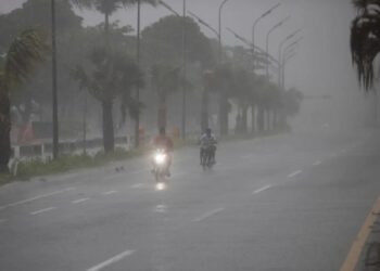 Tormenta Franklin se aleja de República Dominicana, pero continúan las fuertes lluvias