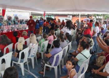 Alcalde Fuenmayor realizó despliegue del Plan Social Comunitario en la parroquia Miguel Peña de Valencia