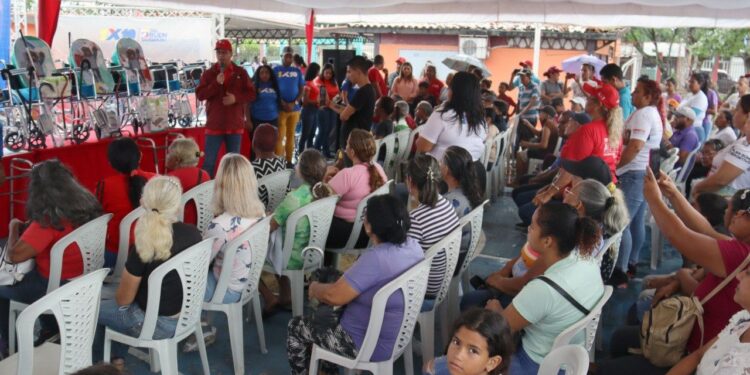 Alcalde Fuenmayor realizó despliegue del Plan Social Comunitario en la parroquia Miguel Peña de Valencia