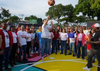 Alcalde Fuenmayor inauguró Plaza Ezequiel Zamora en la parroquia Miguel Peña de Valencia