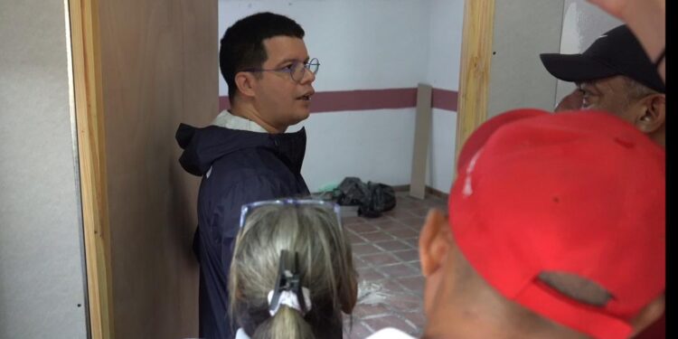 Alcalde Fuenmayor supervisó trabajos de rehabilitación integral del CDC Federación en Valencia