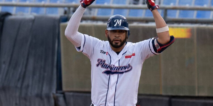 Dennis Ortega llegó a la nave en cambio con los Tigres