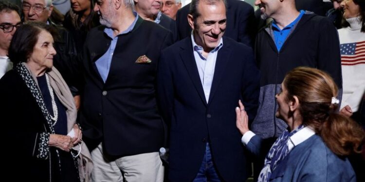 Los cinco estadounidenses liberados por Irán en un intercambio de prisioneros llegan a EE UU