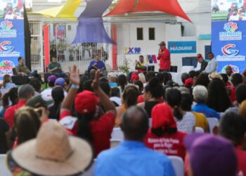 Maduro advirtió a opositores inhabilitados: «Yo les digo muy suavecito; no te vistas que no vas»