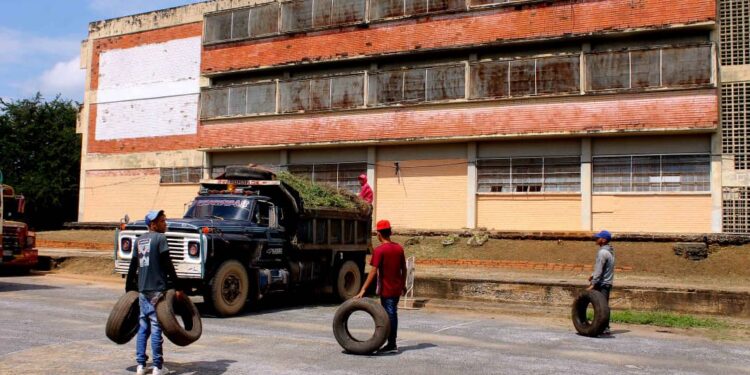De acuerdo a boletín de prensa: Gobernación de Carabobo avanza en la rehabilitación de más de 1.473 escuelas de la entidad