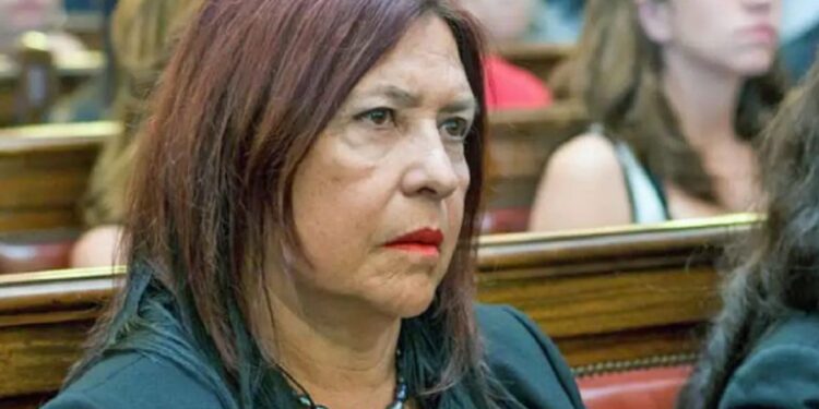 Corte Suprema argentina ordena cese de funciones a jueza clave en caso contra Fernández