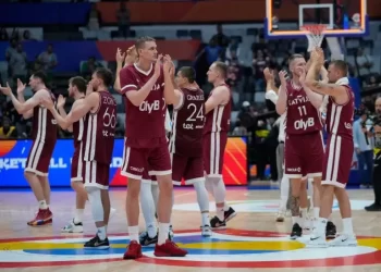 Mundial de las sorpresas tiene cuartos de infarto