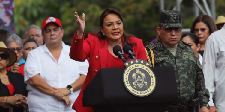 Xiomara Castro condena intento de golpe de Estado denunciado por presidente electo de Guatemala