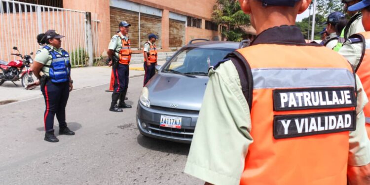 Policía de Naguanagua continúa campaña de concienciación vial dirigida a motorizados y conductores