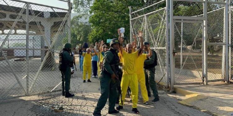 Privados de libertad que estaban en Tocorón serán trasladados a otros centros peninteciarios