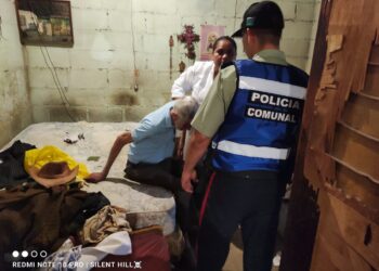 Pareja de adultos mayores en situación vulnerable en Naguanagua fueron atendidos y trasladados para resguardo
