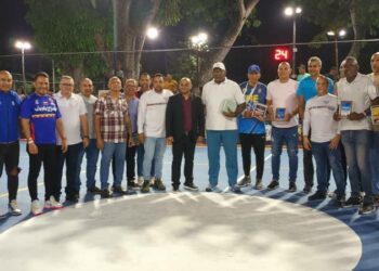 Jugadores recibieron reconocimiento durante inauguración de la 1ra Copa Héroes de Portland en el Club Cubano