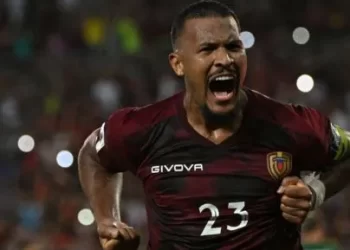 El Rey Salomón Rondón marcó gol de penal para la victoria Vinotinto 1-0